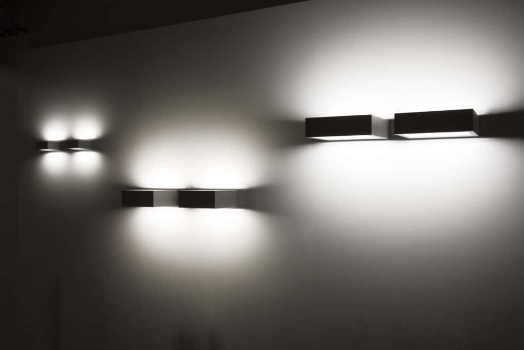 โคม ไฟ ติด ผนัง (wall light and lamp)