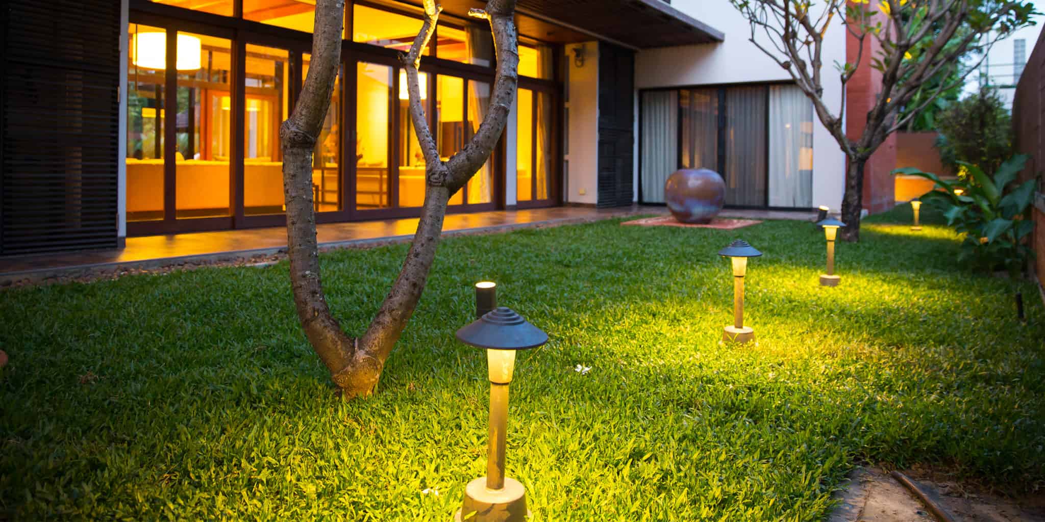 How to choose garden bollard post lights that are both beautiful and
