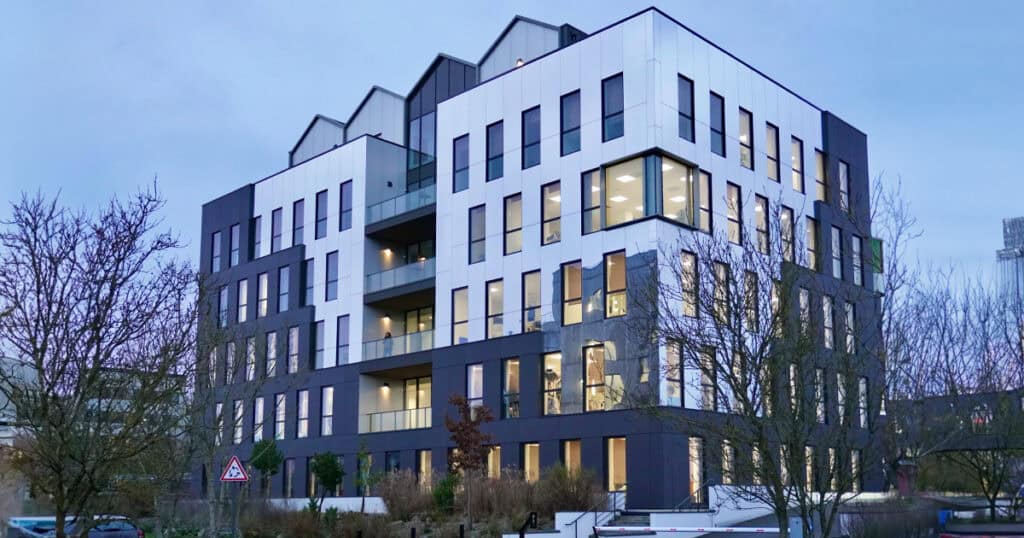 Back view of DistriCenter with LIGMAN's luminaires